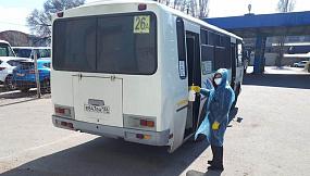 В Воронеже в автобусе задержали женщину, которая после общения с отцом, больным коронавирусом, сбежала из стационара 